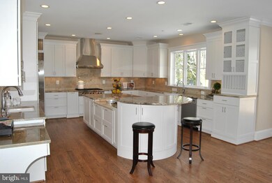 6587 Little Falls Rd, Arlington, VA 22213 - photo 5