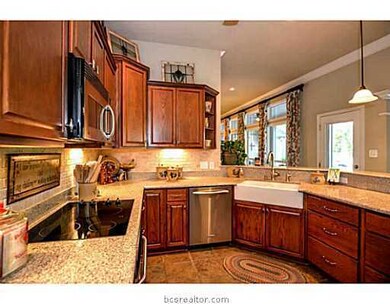 Kitchen. Beautiful apron porcelain sink