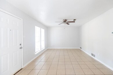 203 Northcrest Cir unit B, Austin, TX 78752 - photo 2