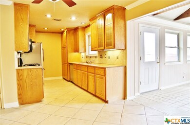 705 Allen St, Copperas Cove, TX 76522 - photo 4