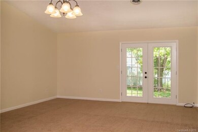 8 Apple Blossom Ln, Hendersonville, NC 28792 - photo 3