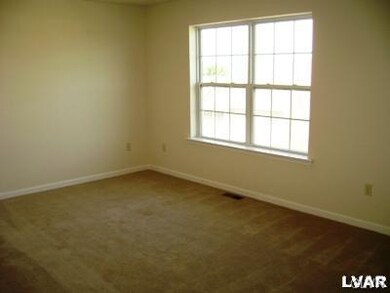 7320 Pioneer Dr, Macungie, PA 18062 - photo 5