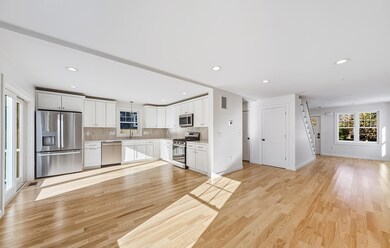 14 Ravenswood Ave, Providence, RI 02908 - photo 2