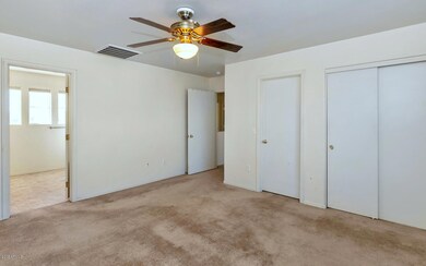 4138 W Carter Rd-large-014-017-Master Be