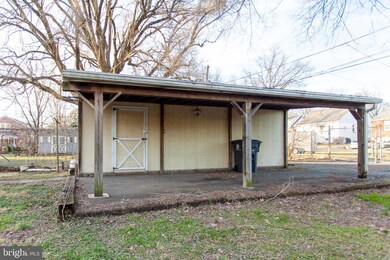 13 W 6th St, Pottstown, PA 19464 - photo 4