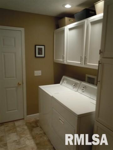 1112 N Sherman St, Lincoln, IL 62656 - photo 7