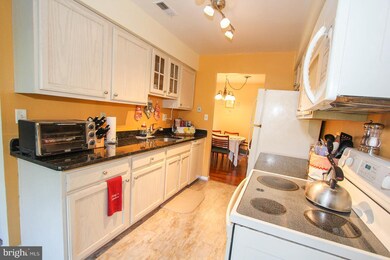 20171 Locustdale Dr, Germantown, MD 20876 - photo 6