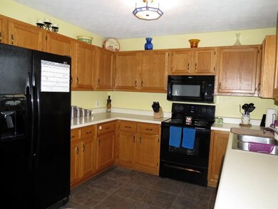 3737 Bonaventure Dr, Columbus, IN 47203 - photo 7