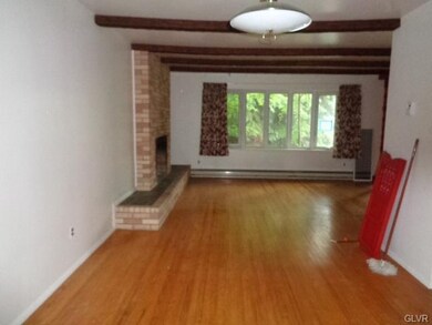 1224 Acorn Cir, Macungie, PA 18062 - photo 3