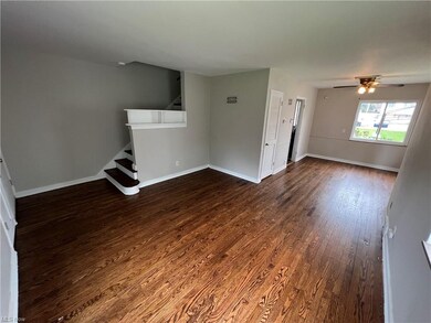 4239 living room/kitchen