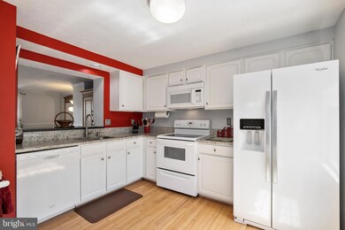 13953 Winding Ridge Ln, Centreville, VA 20121 - photo 6