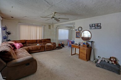 2809_living1