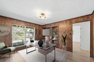 This photo has been virtually staged