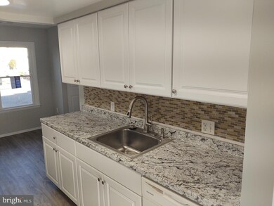8996 Bonham Cir, Manassas, VA 20110 - photo 2
