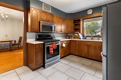 611 Robert Ave, Rockford, IL 61107 - photo 7