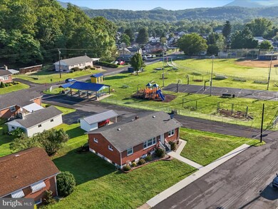 306 S E St, Keyser, WV 26726 - photo 4