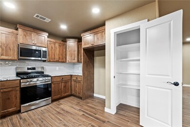 500 Pioneer Ln, Gentry, AR 72734 - photo 4