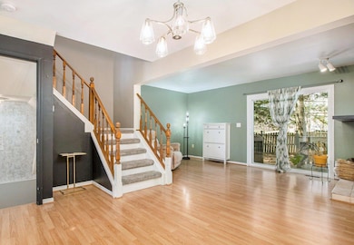 004_living_room_1st_view_cropped_265