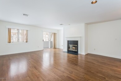 453 E Putnam Ave unit 4C, Cos Cob, CT 06807 - photo 5