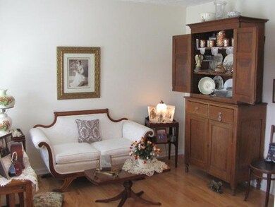 813 Isaac Shelby Cir E, Frankfort, KY 40601 - photo 7