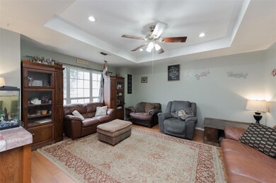 704 Park Place, Whitesboro, TX 76273 - photo 4