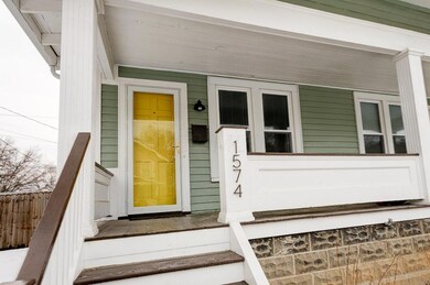 1574 - Front Porch