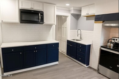 39 S Lake Ave unit 1, Albany, NY 12203 - photo 2