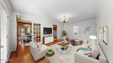 60-web-or-mls-FAMILY ROOM WITH TV BETWEE