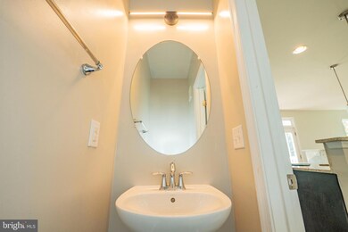 25233 Laureldale Terrace, Chantilly, VA 20152 - photo 6