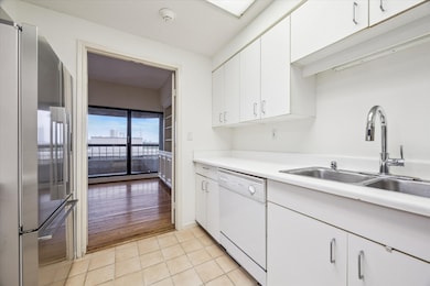 The Spires unit 504, Houston, TX 77030 - photo 5