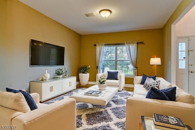 48 Reinhart Way, Bridgewater, NJ 08807 - photo 5