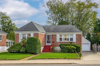 2975 Oceanside Rd, Oceanside, NY 11572 - photo 2