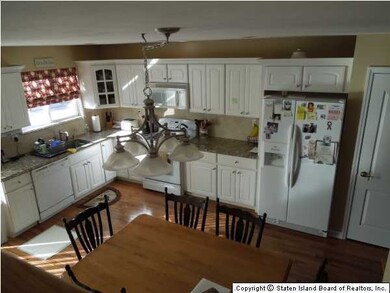 64 Chess Loop, Staten Island, NY 10306 - photo 3