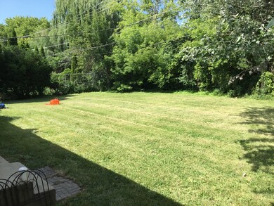 112 N Frolic Ave, Waukegan, IL 60085 - photo 5