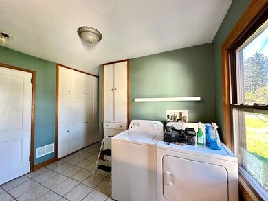 207 1st St SE, Eitzen, MN 55931 - photo 4