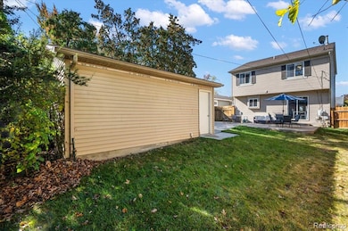 3578 Bacon Ave, Berkley, MI 48072 - photo 5