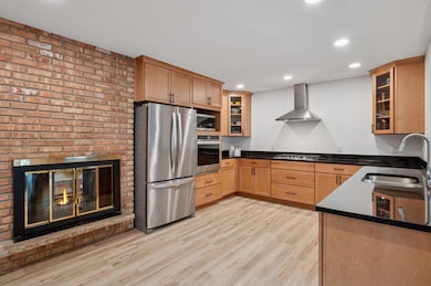 63 Langer Cir, Saint Paul, MN 55118 - photo 2