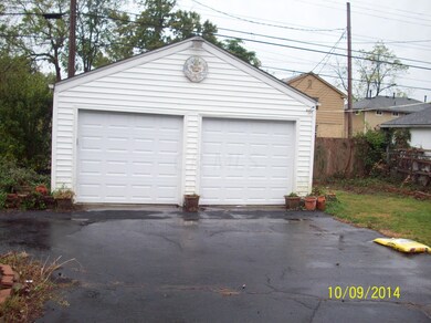 Detached Garage