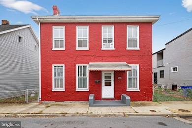 527 W Church St, Hagerstown, MD 21740 - photo 2