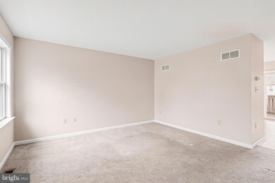 812 Market St unit B, New Cumberland, PA 17070 - photo 2