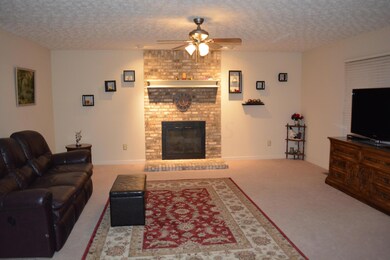 9238 Prestwick Green Dr, Columbus, OH 43240 - photo 3