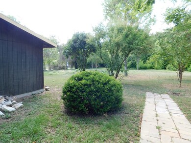 133 Barons St, Fredericksburg, TX 78624 - photo 2