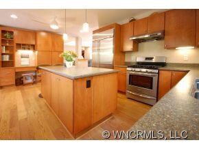 Custom Counters and Cabinets