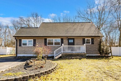 5 Hampton Rd, Howell, NJ 07731 - photo 2