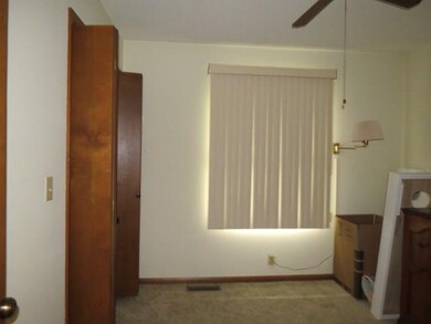 3901 N Piper St, Muncie, IN 47303 - photo 2