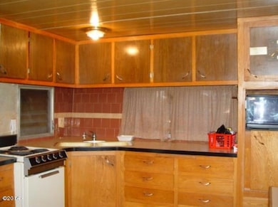 548 SE Port Ave, Lincoln City, OR 97367 - photo 6