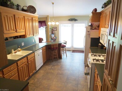 663 Midway Rd, Statesville, NC 28625 - photo 4