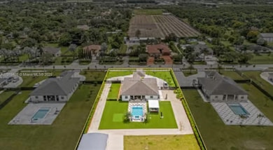 18261 SW 224th St, Miami, FL 33170 - photo 6