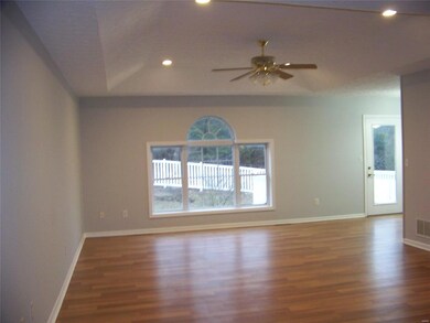 117 Fairburn Dr, Rolla, MO 65401 - photo 3