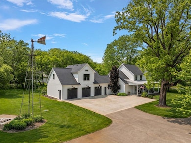 16-2582 3 Mile Rd -16